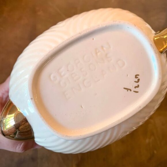 Stunning vintage gold Sadler and Georgian Gibsons teapots 👑 - Picture 8 of 8